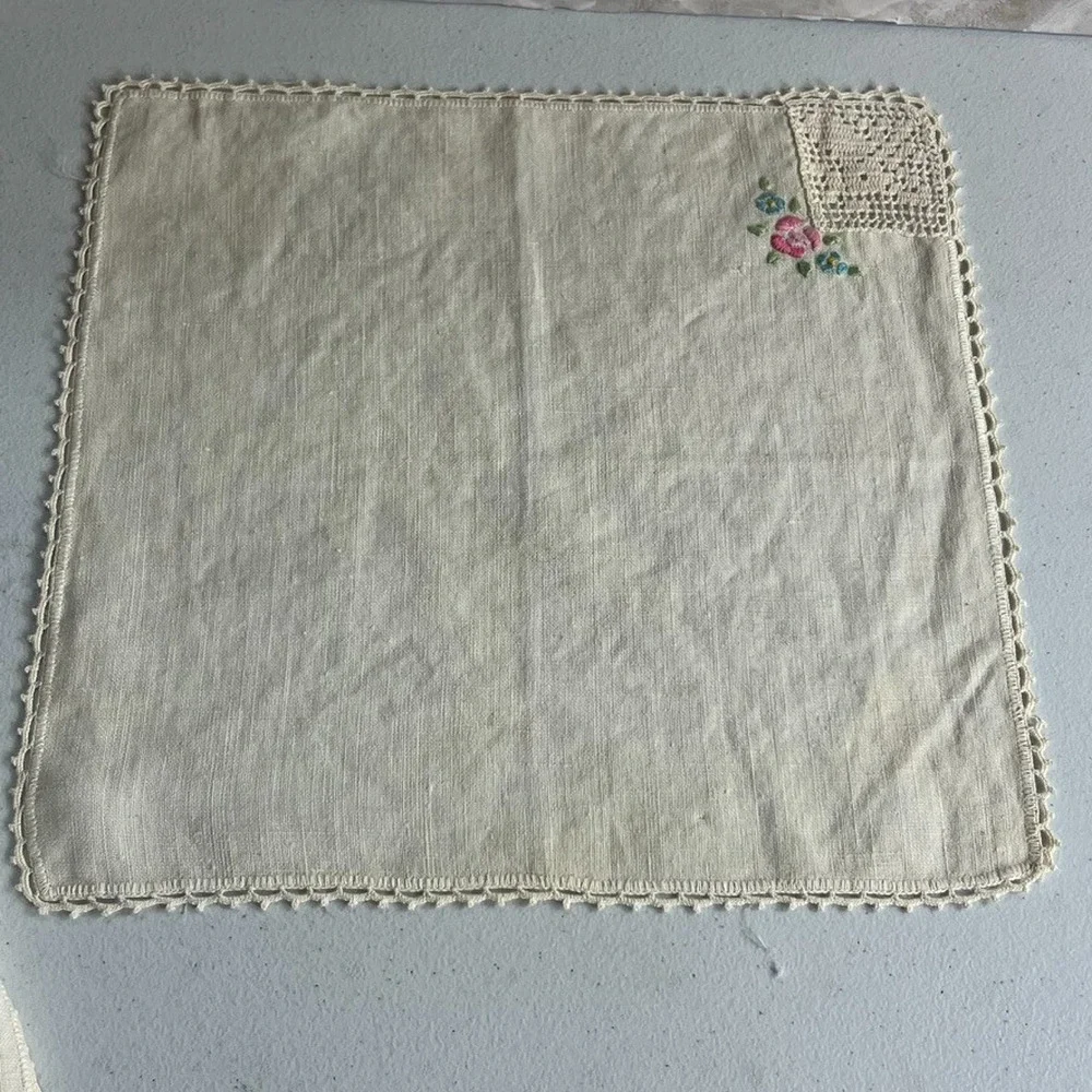 Vintage Ivory Napkins Set of 8 Embroidered Flowers Crochet Two sizes